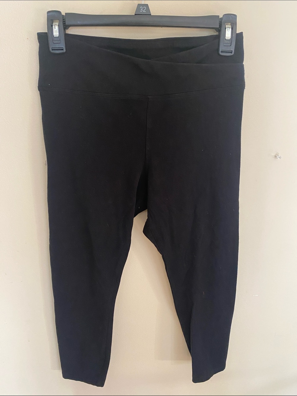 Express High Waisted Cropped Crossover V-Waistband Leggings black US Sz S